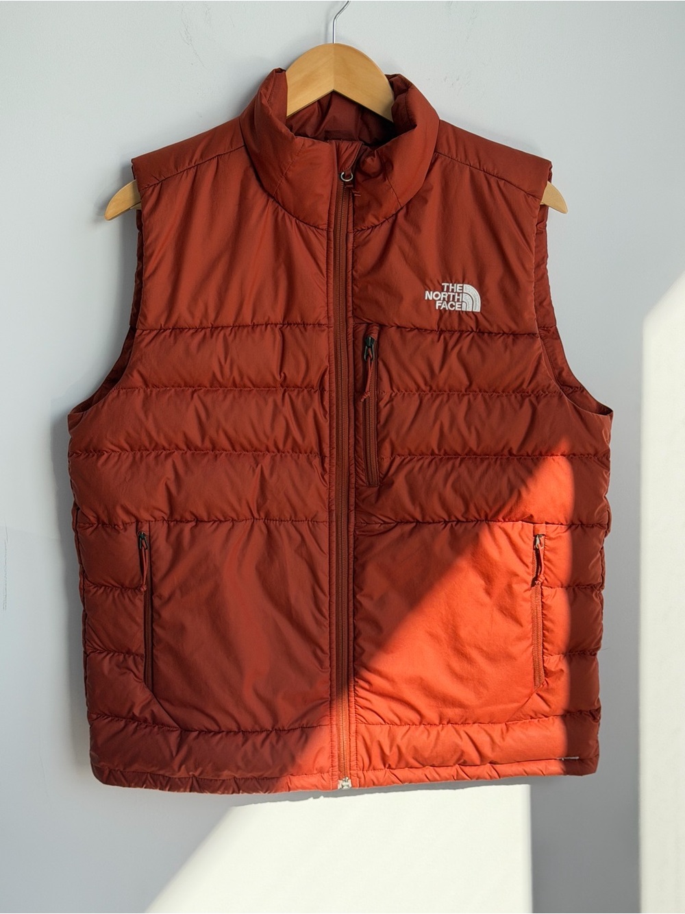 The North Face Men’s M 550 Down Puffer Vest Rust Orange